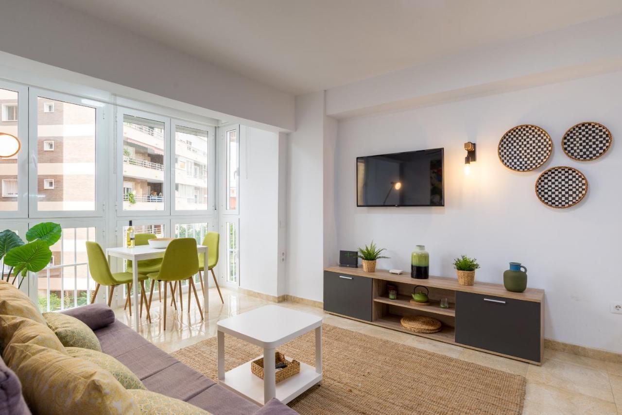 Mp5-Just Renovated Apartment Right On The Beach Malaga Exterior photo