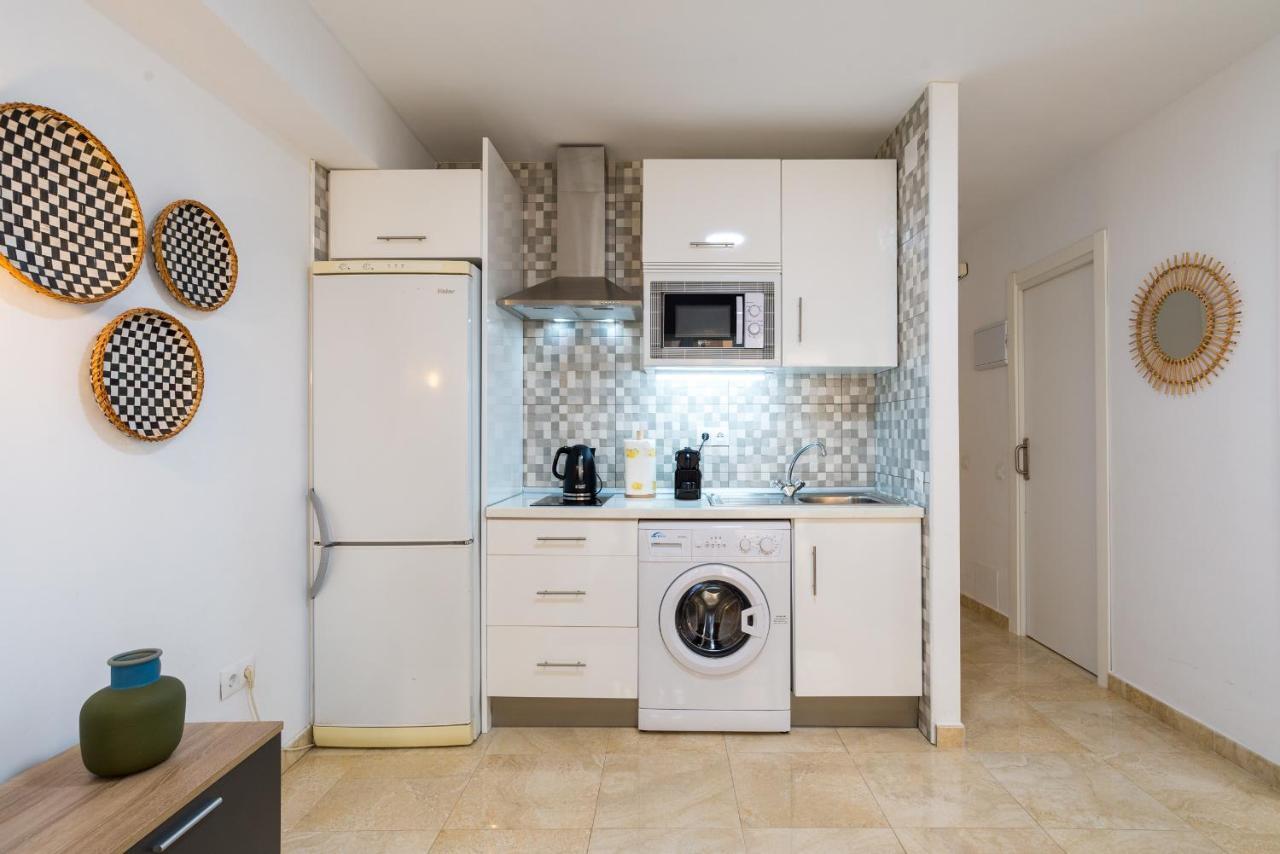 Mp5-Just Renovated Apartment Right On The Beach Malaga Exterior photo