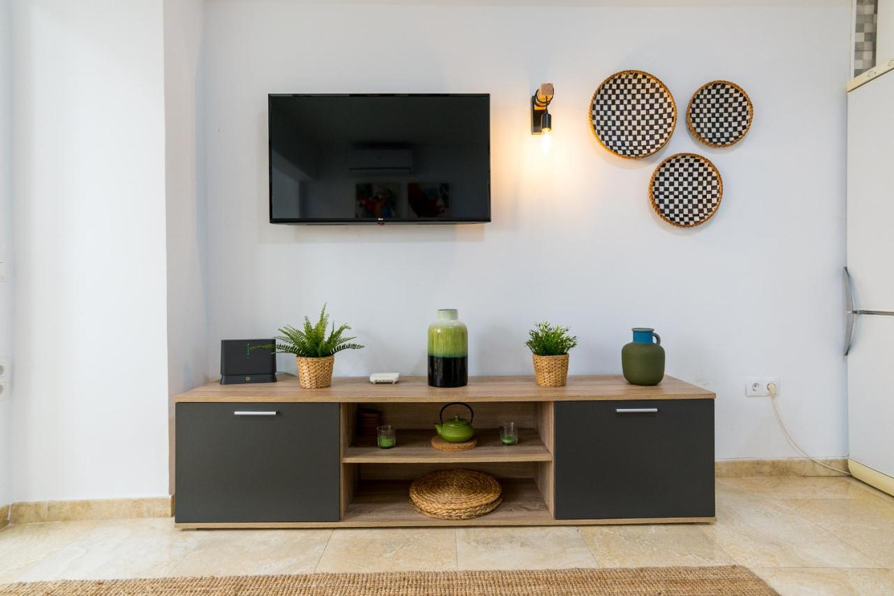 Mp5-Just Renovated Apartment Right On The Beach Malaga Exterior photo
